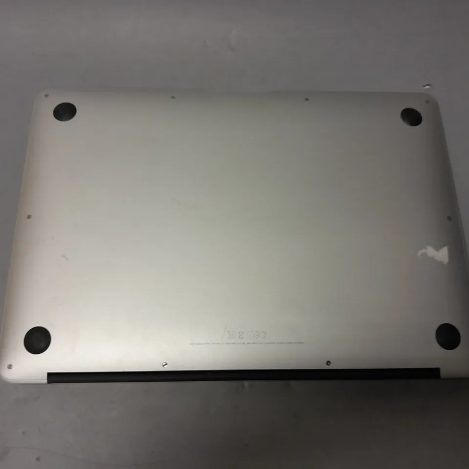 APPLE MACBOOK AIR - A1466