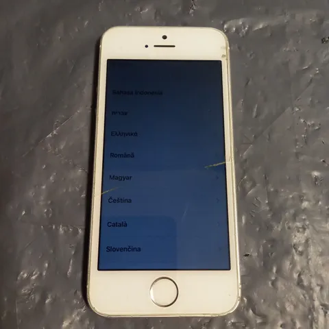 APPLE IPHONE SE A1723 SMARTPHONE IN WHITE/SILVER