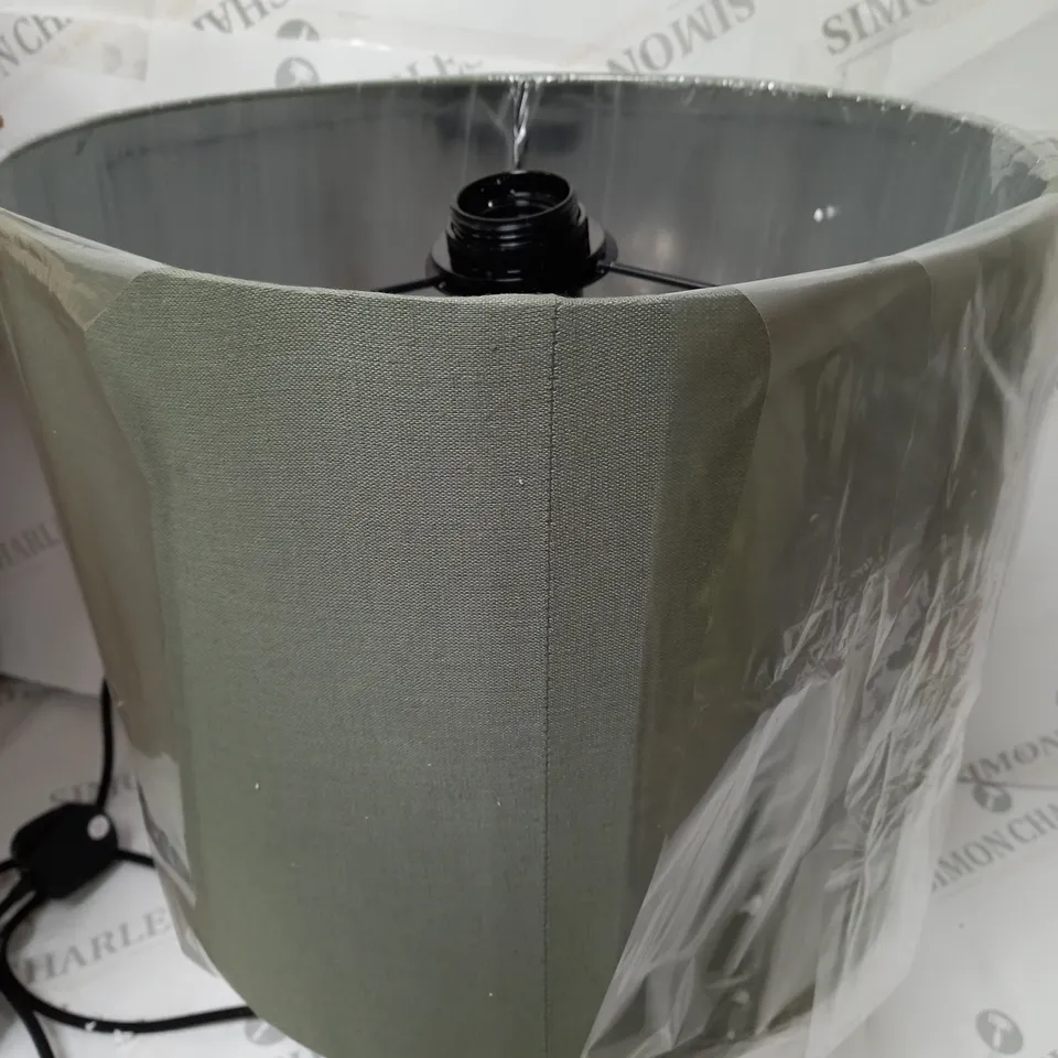 ALISON CORK DOUBLE PARROT DETAIL TABLE LAMP