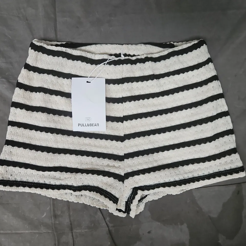 PULL&BEAR STRIPED KNIT SHORTS IN CREAM/BLACK SIZE SMALL
