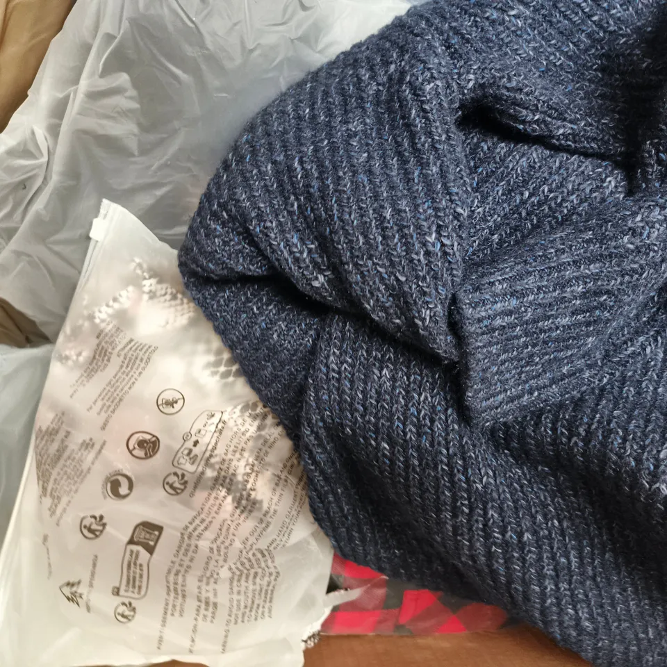 APPROXIMATELY 20 ASSORTED CLOTHING AND FASHION PRODUCTS IN VARIOUS STYLES AND SIZES - COLLECTION ONLY