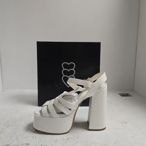KOI WOMEN'S WHITE PU PLATFORM SANDALS – STYLE DBP55, UK7