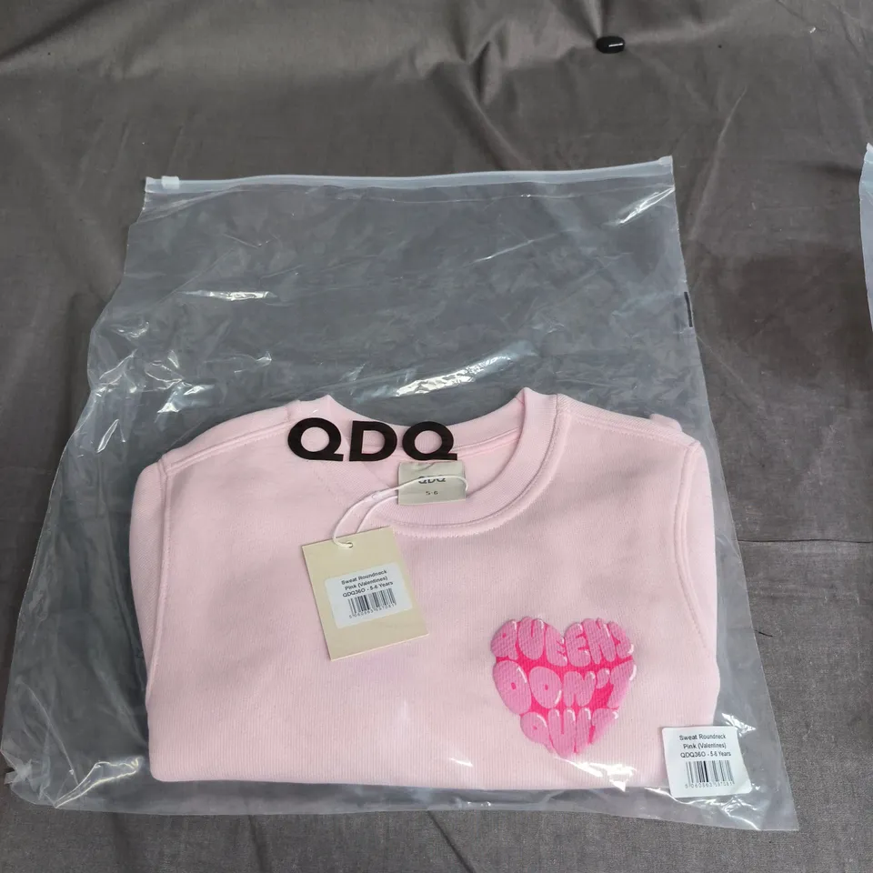 QDQ PINK SWEATSHIRT ROUNDNECK WITH VALENTINE HEART – 5-6 YEARS