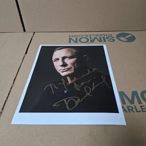SIGNED DANIEL CRAIG PHOTOGRAPH JAMES BOND
