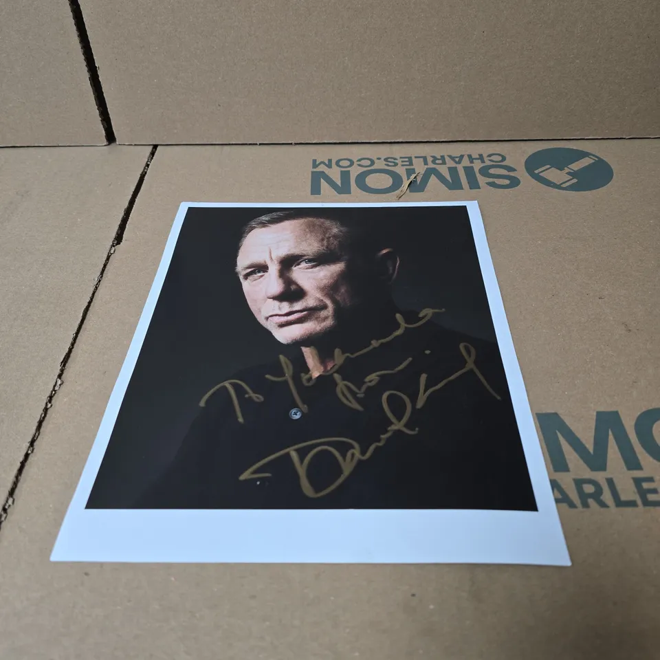 SIGNED DANIEL CRAIG PHOTOGRAPH JAMES BOND