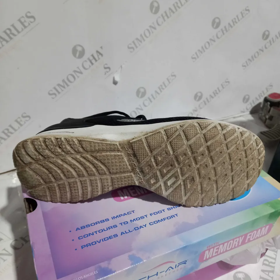 SIZE 5½ SKECHERS AIR TRAINER BLACK