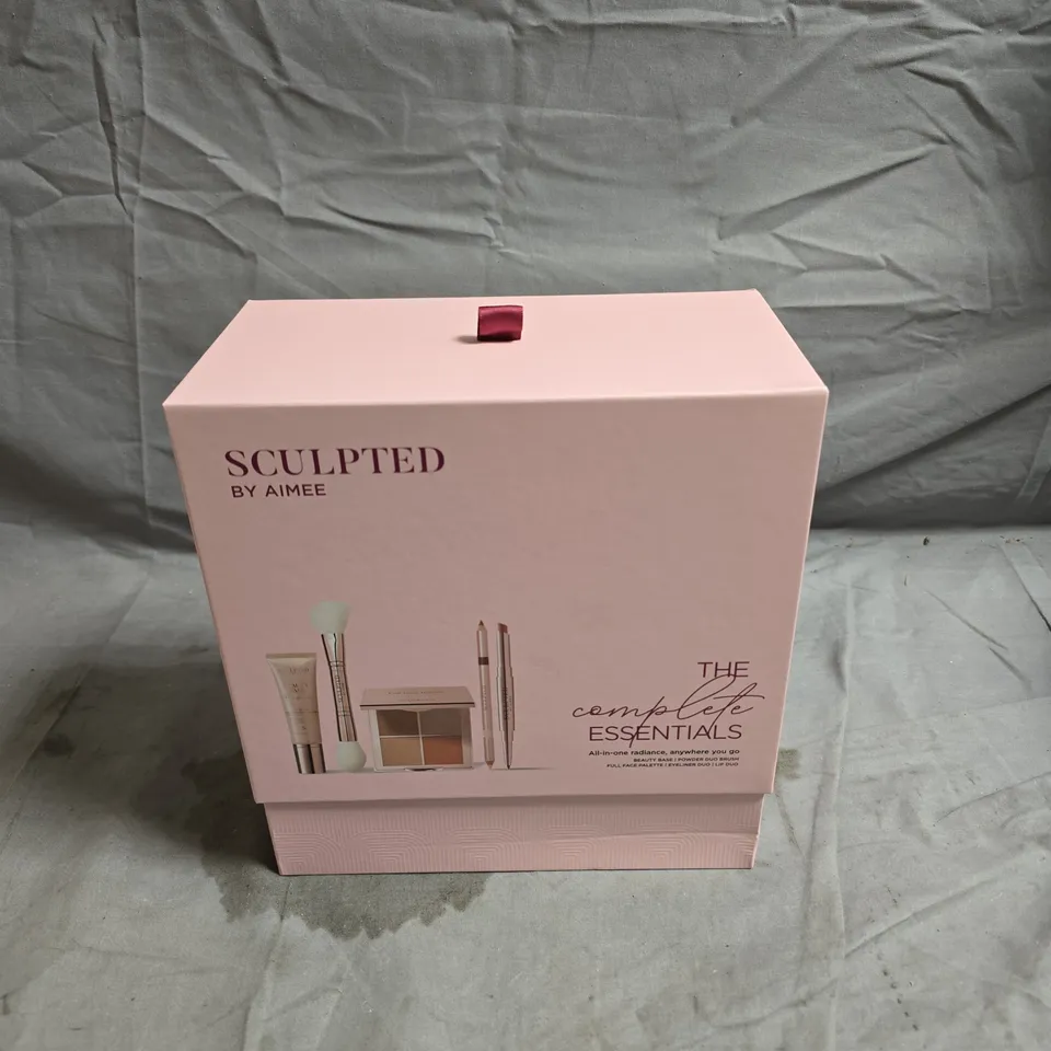 SCULPTED BY AIMEE THE COMPLETE ESSENTIALS GIFT SET 