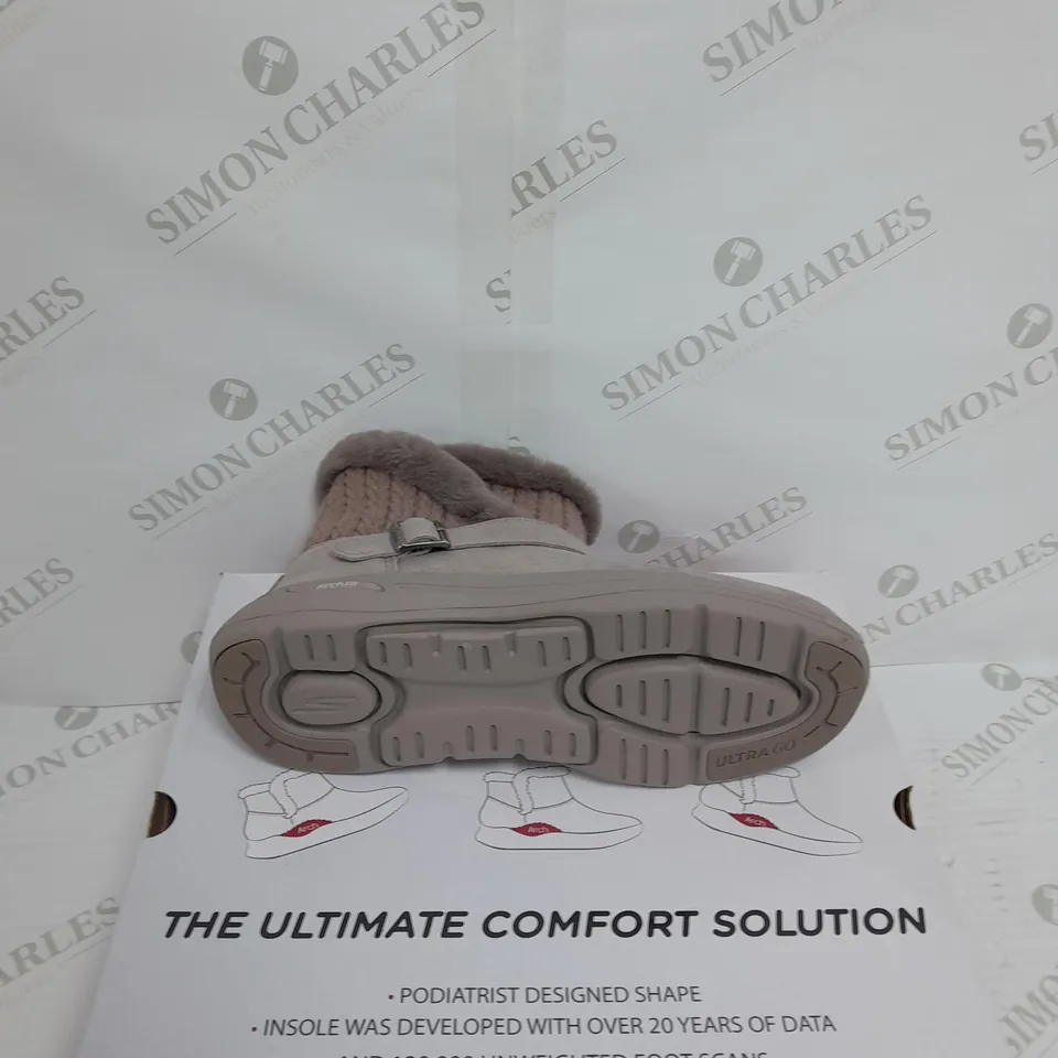 UNBOXED SKETCHERS ARCHFIT LINED FUR BOOTS SIZE 6