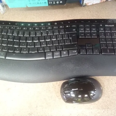 MICROSOFT WIRELESS COMFORT DESKTOP 5050 UK QWERTY KEYBOARD, BLACK