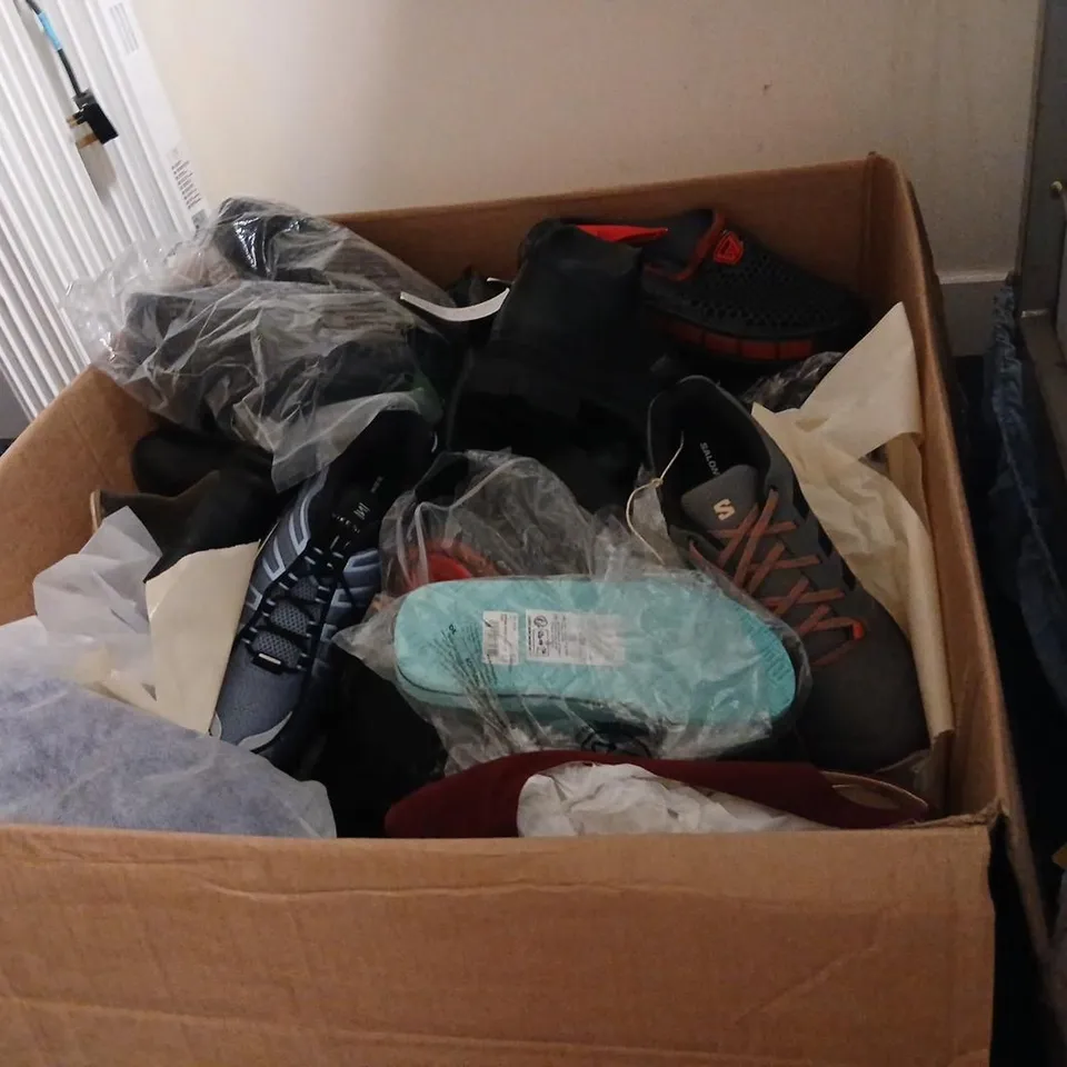 LARGE QUANTITY OF ASSORTED SHOES AND FOOTWEAR