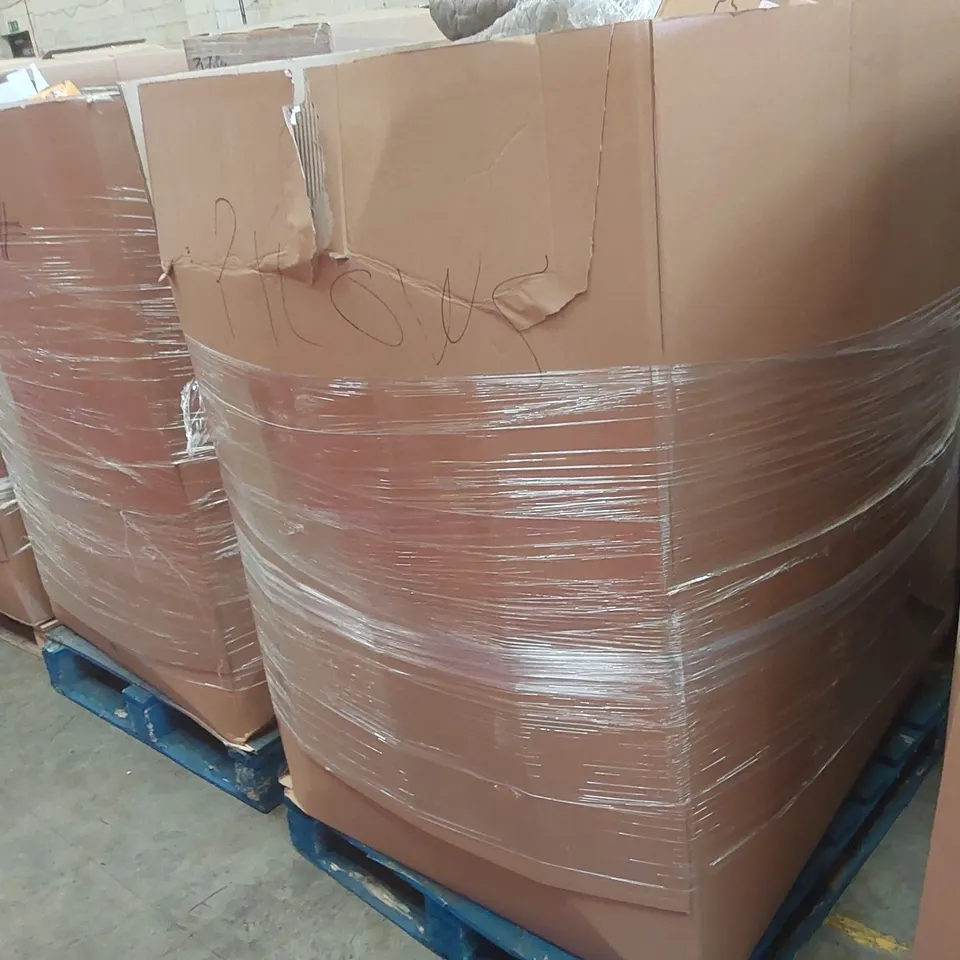 PALLET TO CONTAIN A LARGE ASSORTMENT OF PILLOWS AND CUSHIONS AND RELATED PRODUCTS // BRANDS MAY VARY