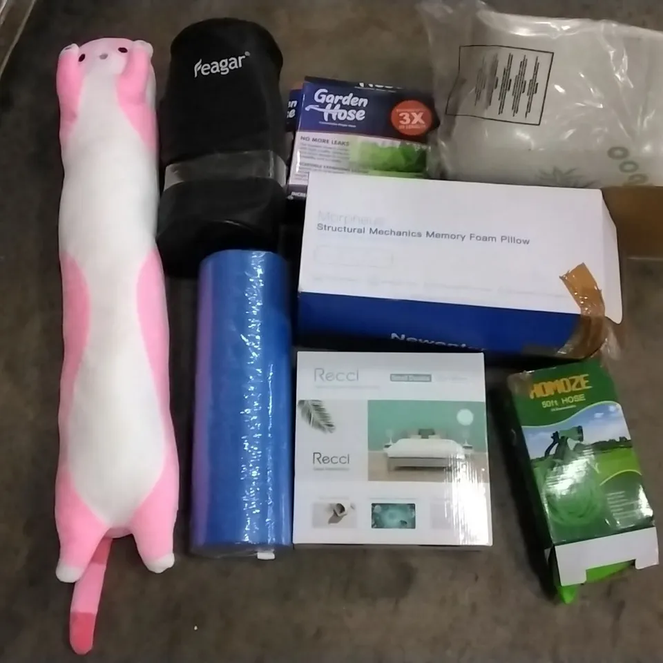 PALLET OF ASSORTED ITEMS INCLUDING FEAGER, GARDEN HOSE, HOMOZE 50FT HOSE, MORPHEUS MEMORY FOAM PILLOW, RECCI MATTRESS PROTECTOR, FOAM ROLLER