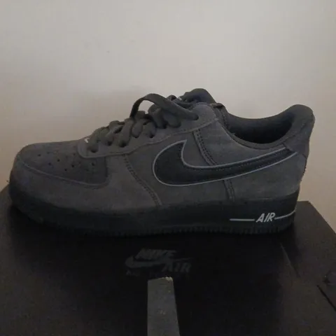NIKE AIR FORCE 1 '07 LV8 SNEAKERS β ANTHRACITE, UK 8 (US 9)