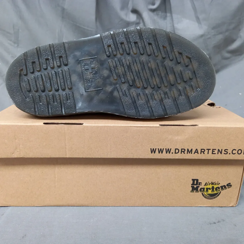 BOXED PAIR OF DR MARTENS CLARISSA II OPEN TOE CHUNKY SANDALS IN BLACK UK SIZE 5
