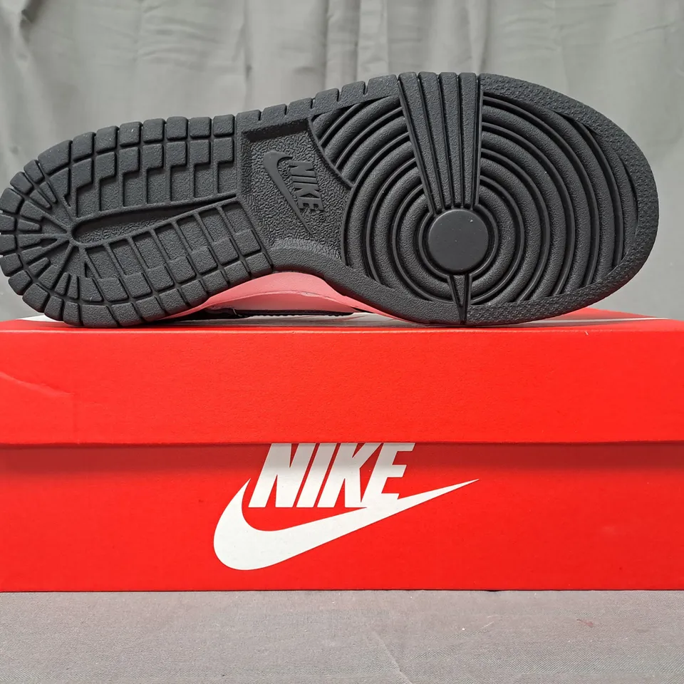 BOXED PAIR OF NIKE DUNK LOW SHOES IN BLACK/WHITE UK SIZE 4
