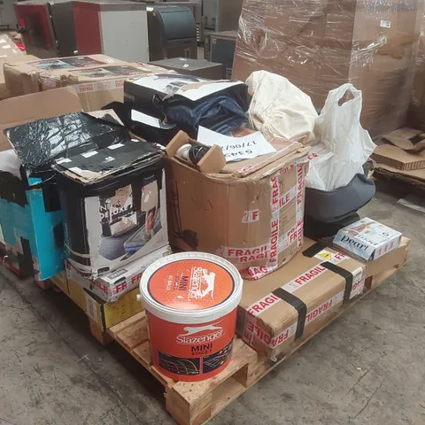 PALLET CONTAINING A LARGE QUANTITY OF ASSORTED ITEMS INCLUDING: EXERCISE MACHINE, TENNIS BALLS, LIGHTS ECT