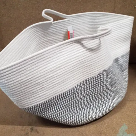 AHMINA LAUNDRY BASKET WITH HANDLES 