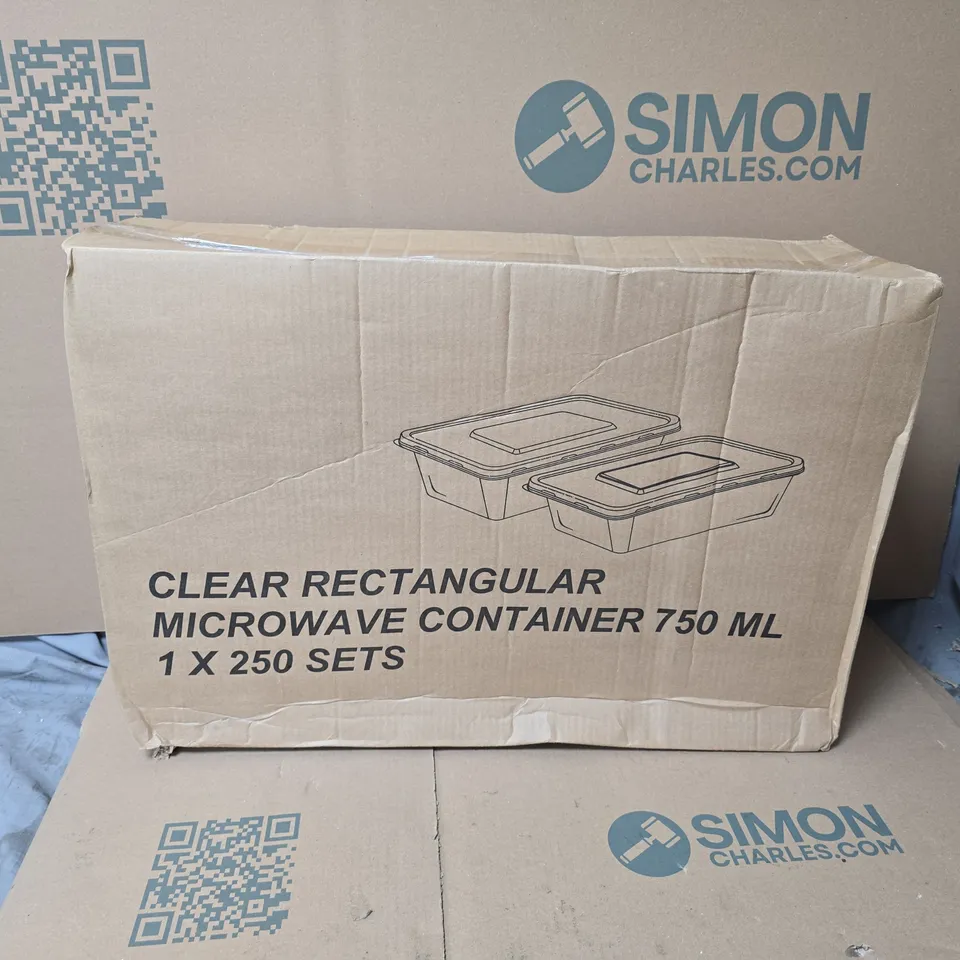LARGE AMOUNT OF CLEAR RECTANGULAR FOOD CONTAINERS WITH LIDS BOXED