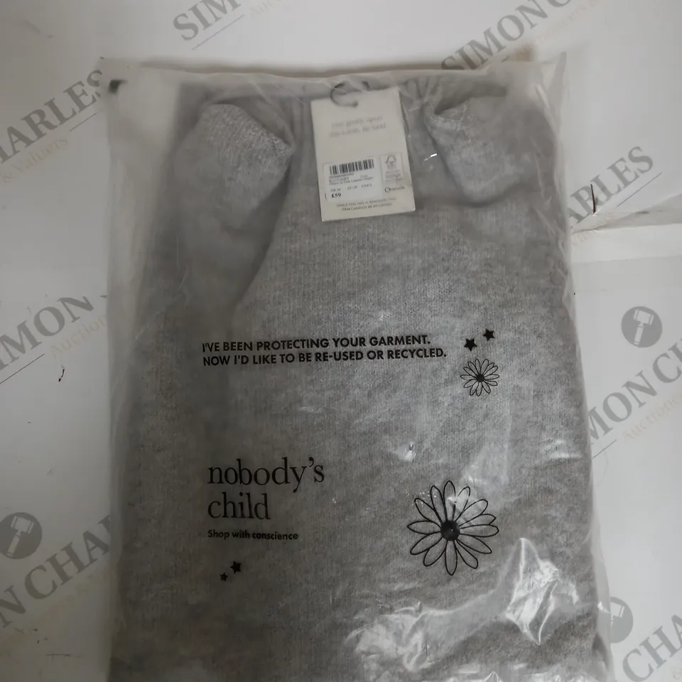 BAGGED NOBODYS CHILD GROWN ON NECK LONGLINE JUMPER SIZE M 