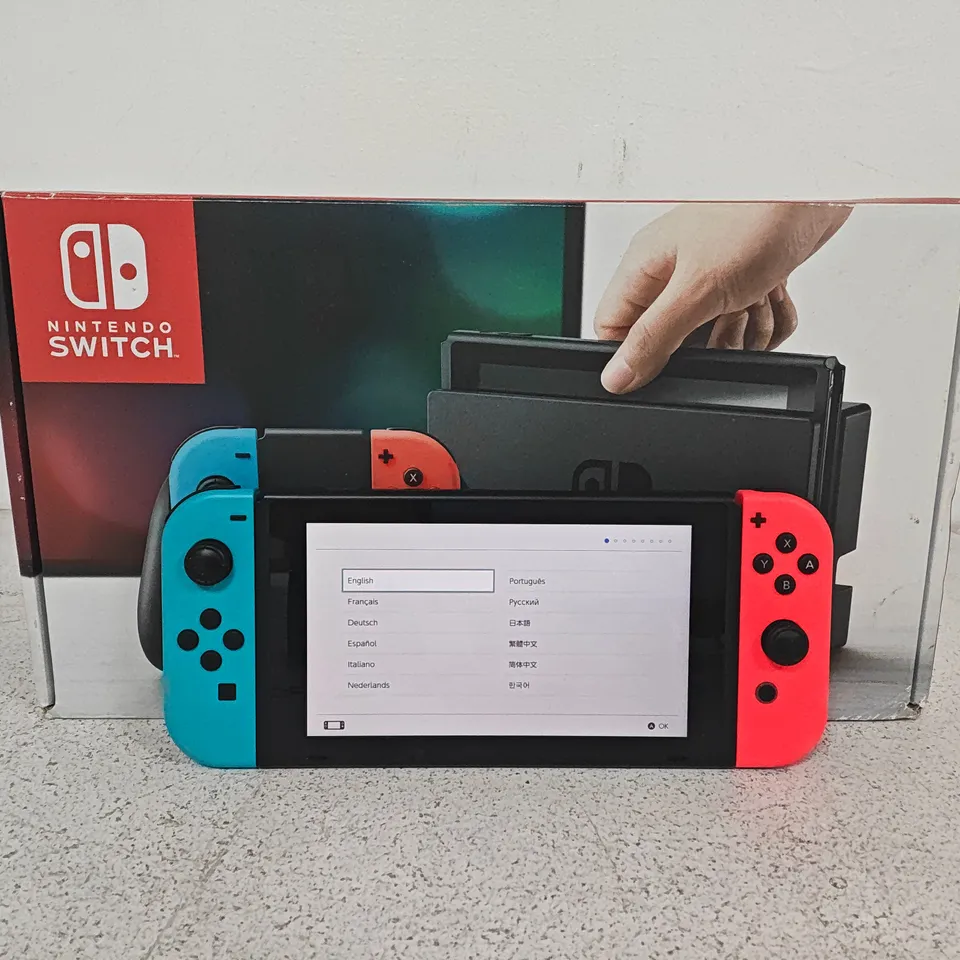 BOXED NINTENDO SWITCH HANDHELD GAMING CONSOLE WITH MARIO OBYSSEY - HAC-001