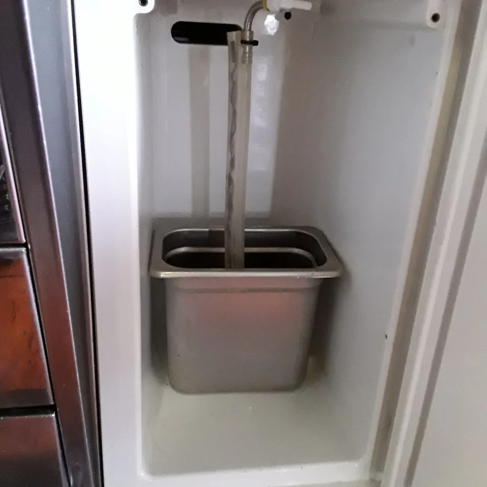 THERMOPLAN BLACK & WHITE 3 BEAN TO CUP COFFEE MACHINE WITH MILK FRIDGE