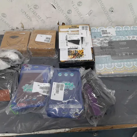 BOX OF APPROXIMATELY 15 ASSORTED ITEMS TO INCLUDE - MULTIFUNCTIONAL STRING LIGHTS, COOLDOWN TOWELS, AND NINJA COMBO CRISPER BASKET ETC.