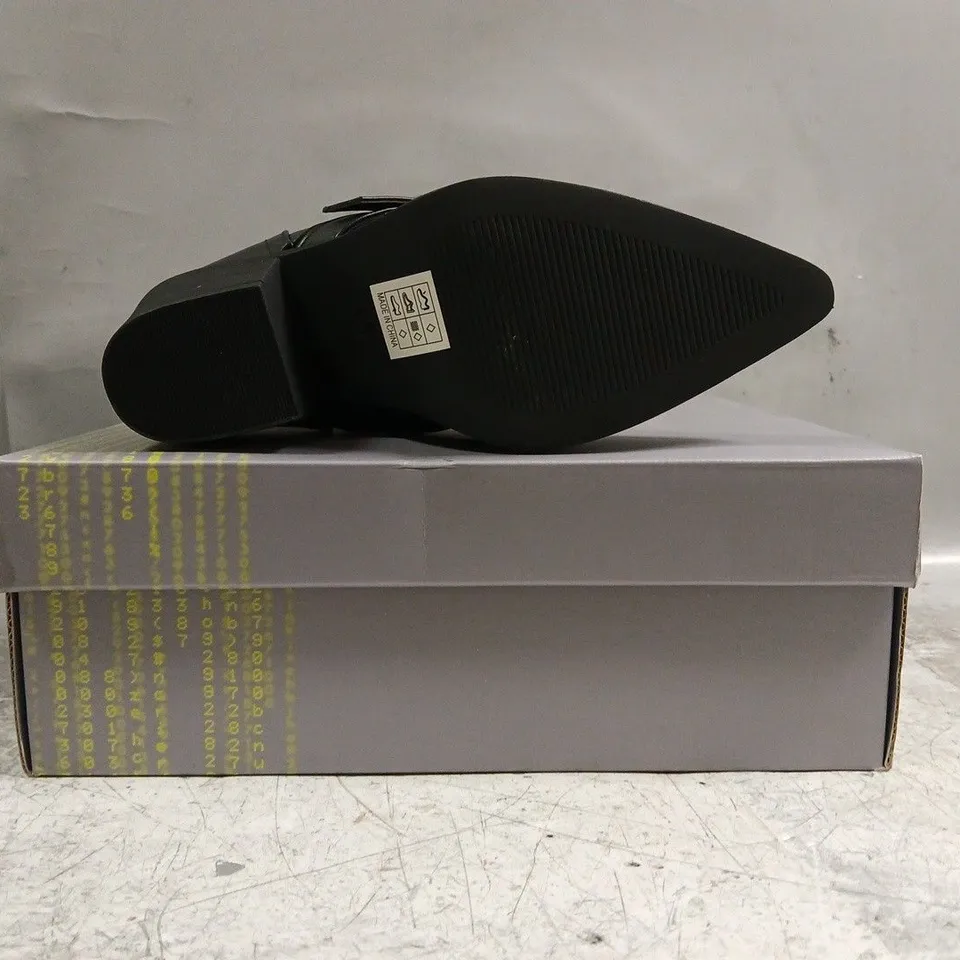 BOXED PAIR OF KOI HAWK POINTED COWBOY BOOTS IN BLACK SIZE UK 3 