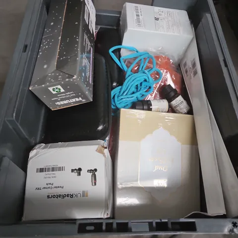 APPROXIMATELY 15 ASSORTED HOUSEHOLD ITEMS TO INCLUDE , OUD DIFFUSER, CISTERN BLOCKS, BRACKET FOR EXPOSED SHOWER FAUCET