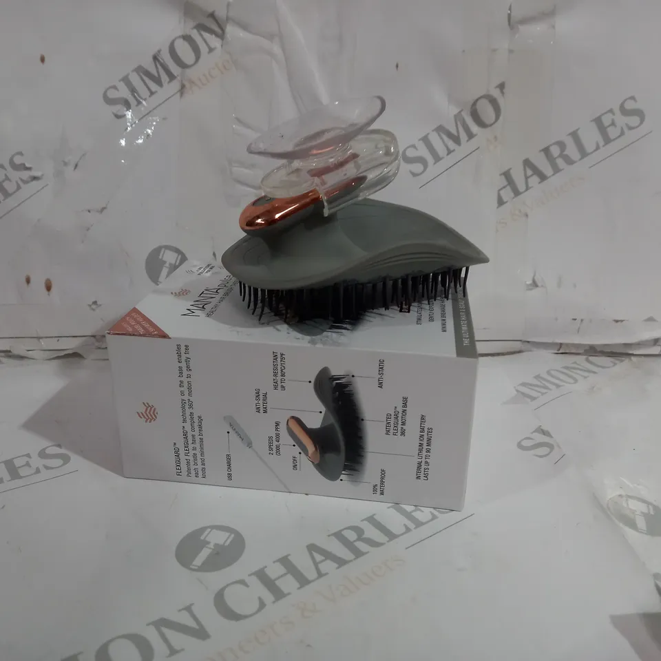BOXED MANTA PULSE FLEXIBLE HAIRBRUSH