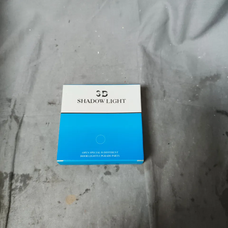 APPROXIMATELY 12 ASSORTED ITEMS INCLUDING TOP STICK LABELS , TOUCH LIGHT SWITCH AND 3D SHADOW LIGHT 