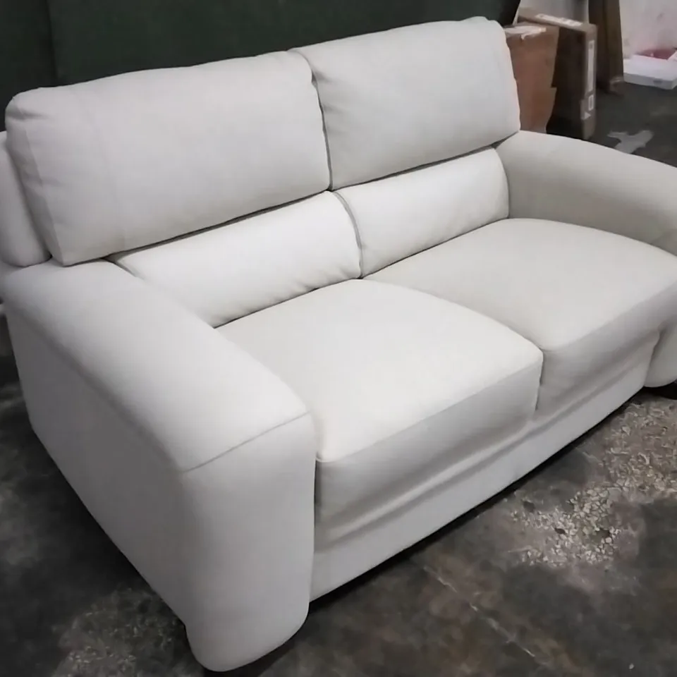 QUALITY ITALIAN DESIGNER ONTARIO 2 SEATER SOFA IN WHITE LEATHER 