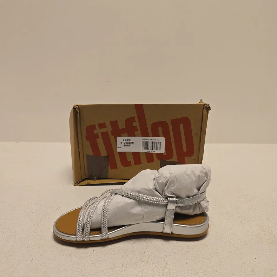 FITFLOP WOMEN'S STRAPPY SANDALS – WHITE/SILVER WITH RHINESTONE STRAPS SIZE UK 3