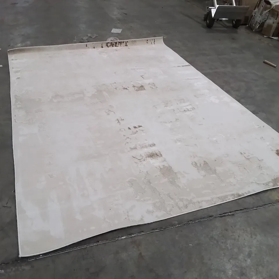 QUALITY DESIGNER AREA RUG - APPROXIMATELY 290X200CM