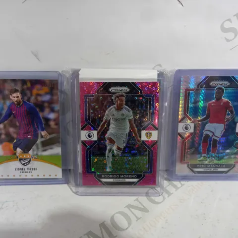 SMALL BOX OF COLLECTABLE FOOTBALL TRADING CARDS