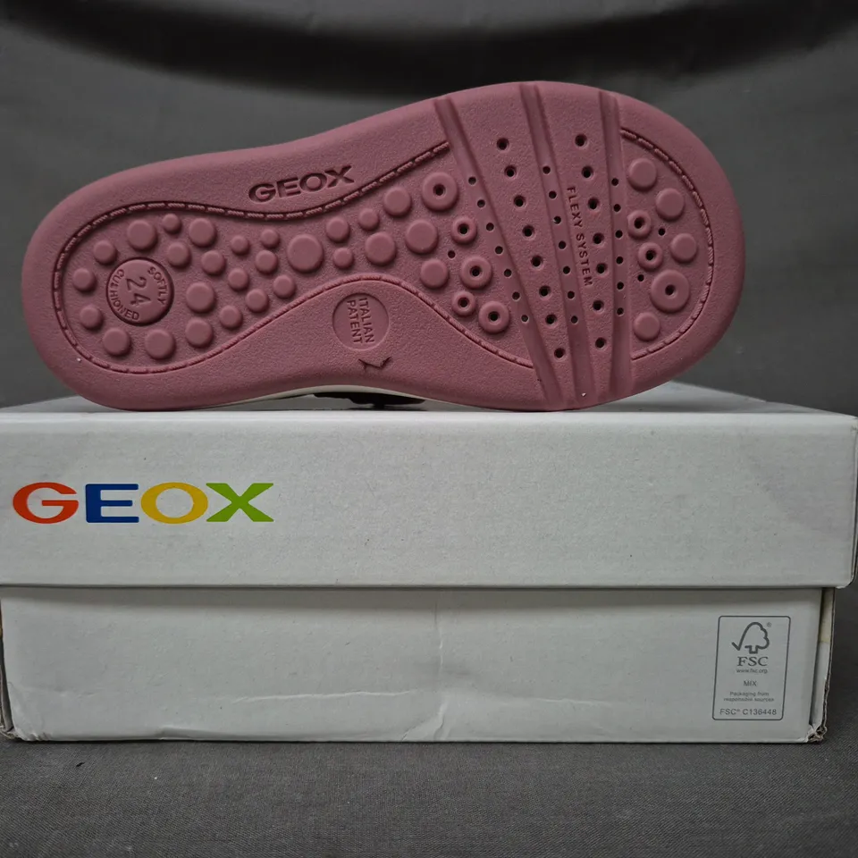 BOXED PAIR OF GEOX KID'S SHOES IN OLD ROSE/SILVER UK SIZE 7