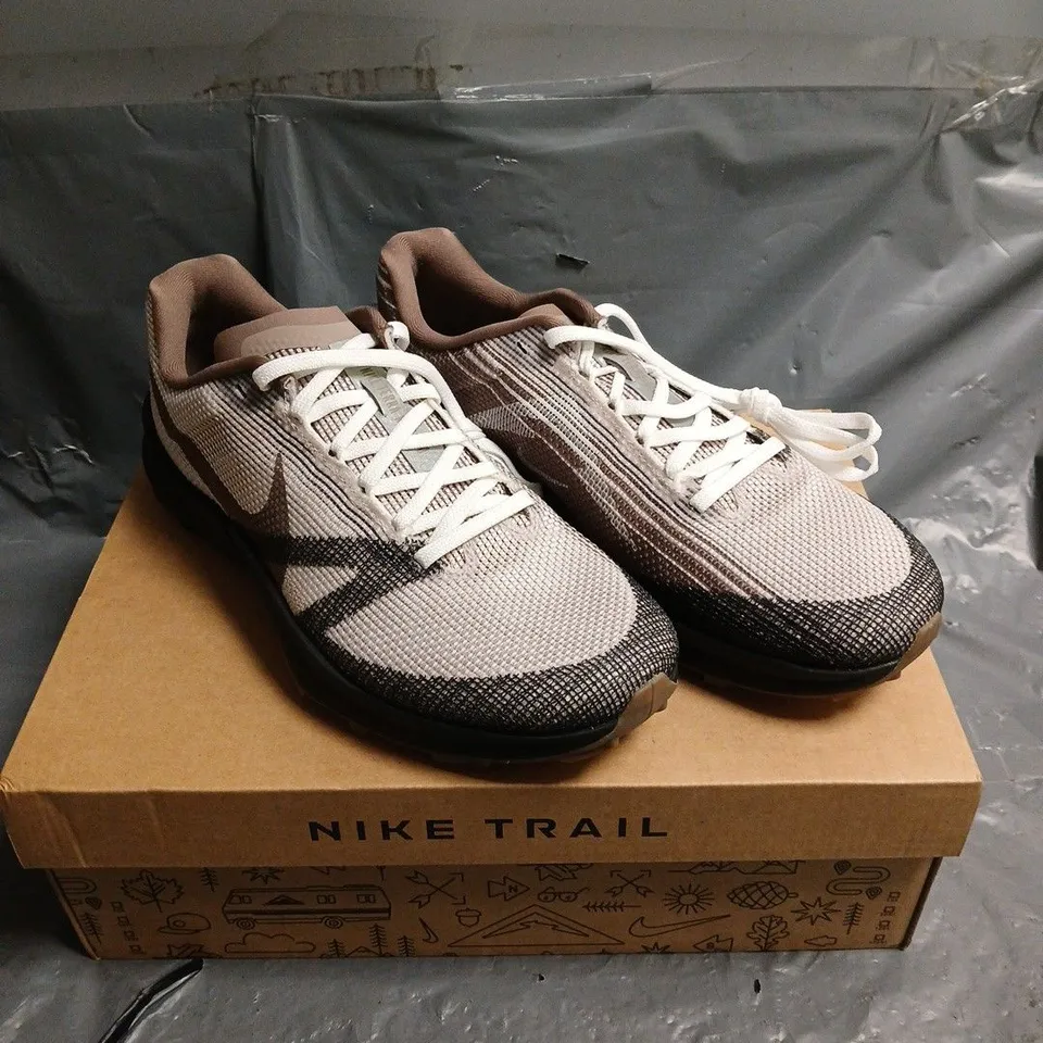 BOXED PAIR OF NIKE TERRA KIGER 10 TRAINERS - 7.5