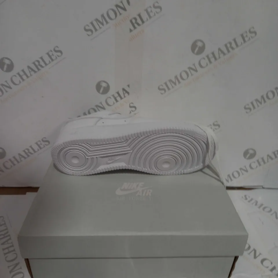 BOXED PAIR OF NIKE WHITE AIR FORCE ONES SIZE 4.5