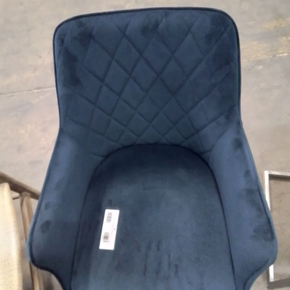 SELECTION OF 5 SIDE/DINING CHAIRS IN DIFFERENT STYLES COLOURS AND VARIETIES AND A SOLID WOOD SIDE TABLE WITH STORAGE