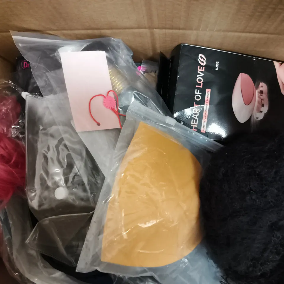 APPROX 12 ASSORTED BEAUTY PRODUCTS TO INCLUDE HAIR PIECES, VANITY MIRROR, DR FLASH STEAMER, ETC
