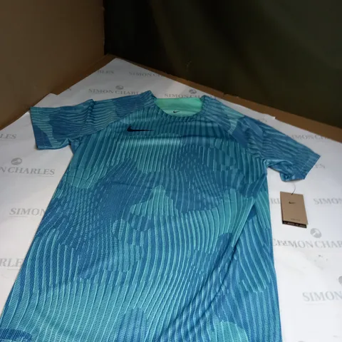 NIKE GREEN AND BLUE TRAINING TOP SIZE XL   