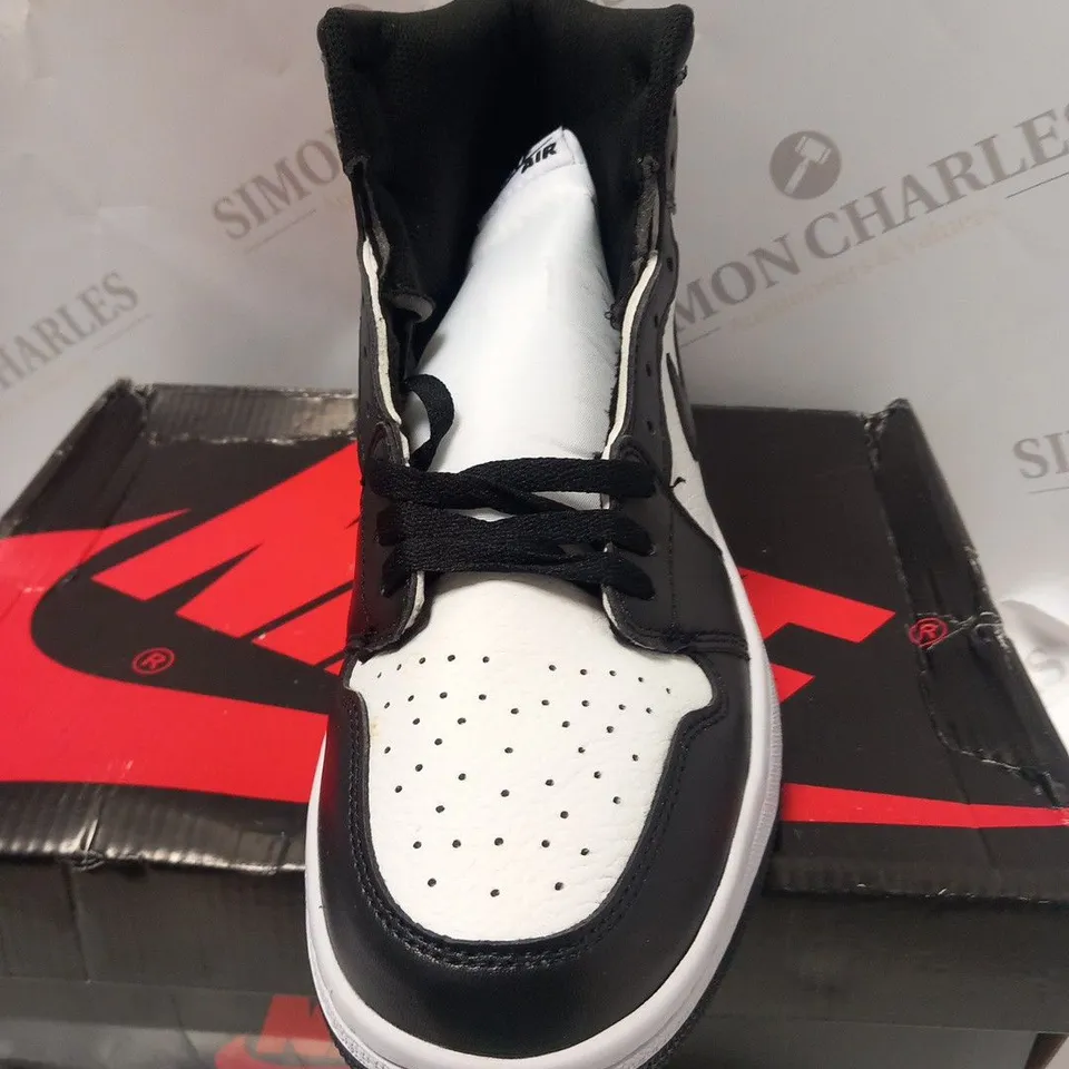 BOXED NKE AIR JORDAN 1 RETRO HIGH OG SIZE 10