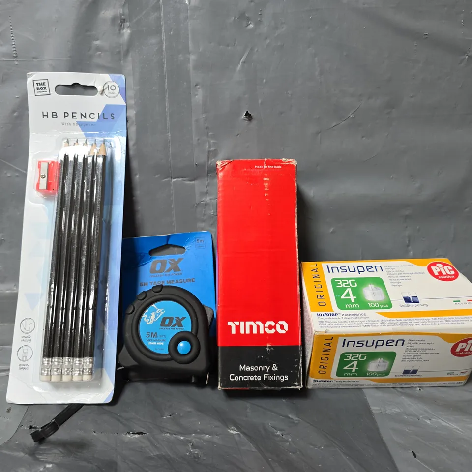 APPROXIMATELY 10 ASSORTED ITEMS TO INCLUDE - HB PENCILS , TAPE MEASURE ETC