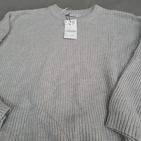 STRADIVARIUS KNITTED GREY JUMPER - SIZE SMALL