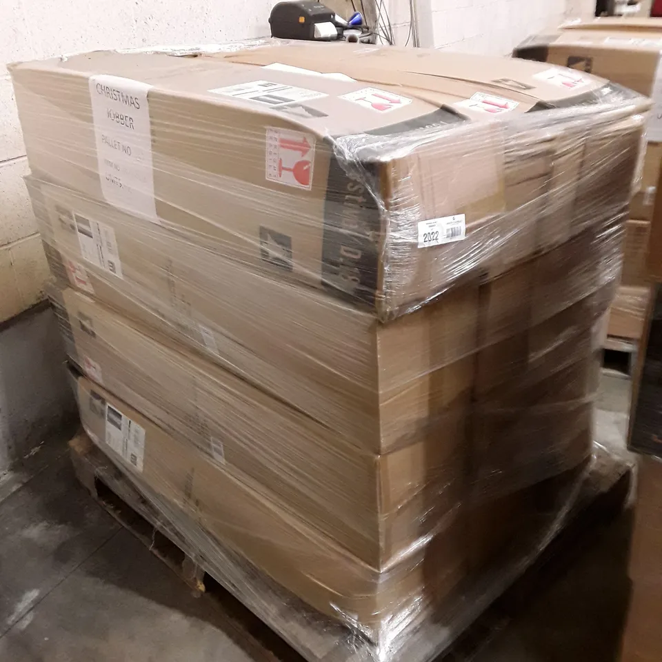 PALLET OF APPROXIMATELY 12 BOXED BRAND NEW 114CM SILVER TIPS TREES