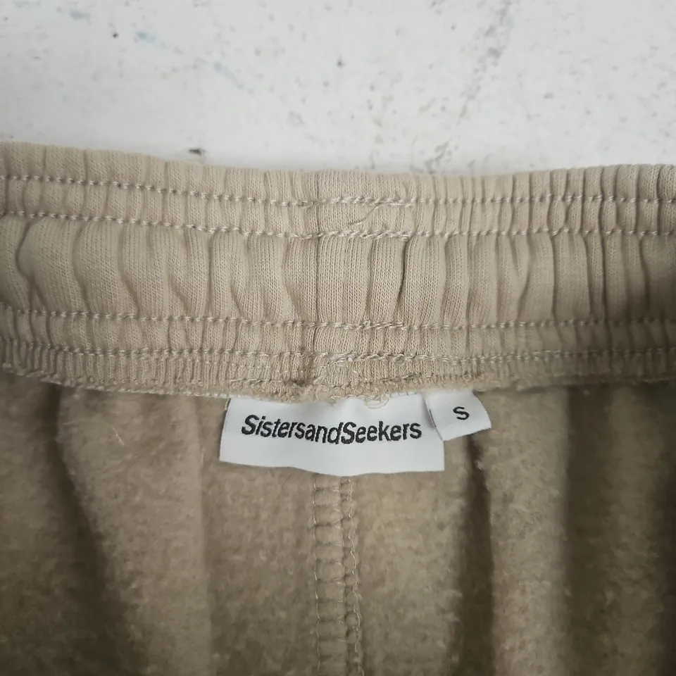 SISTERS AND SEEKERS BEIGE SWEATPANTS – SIZE S