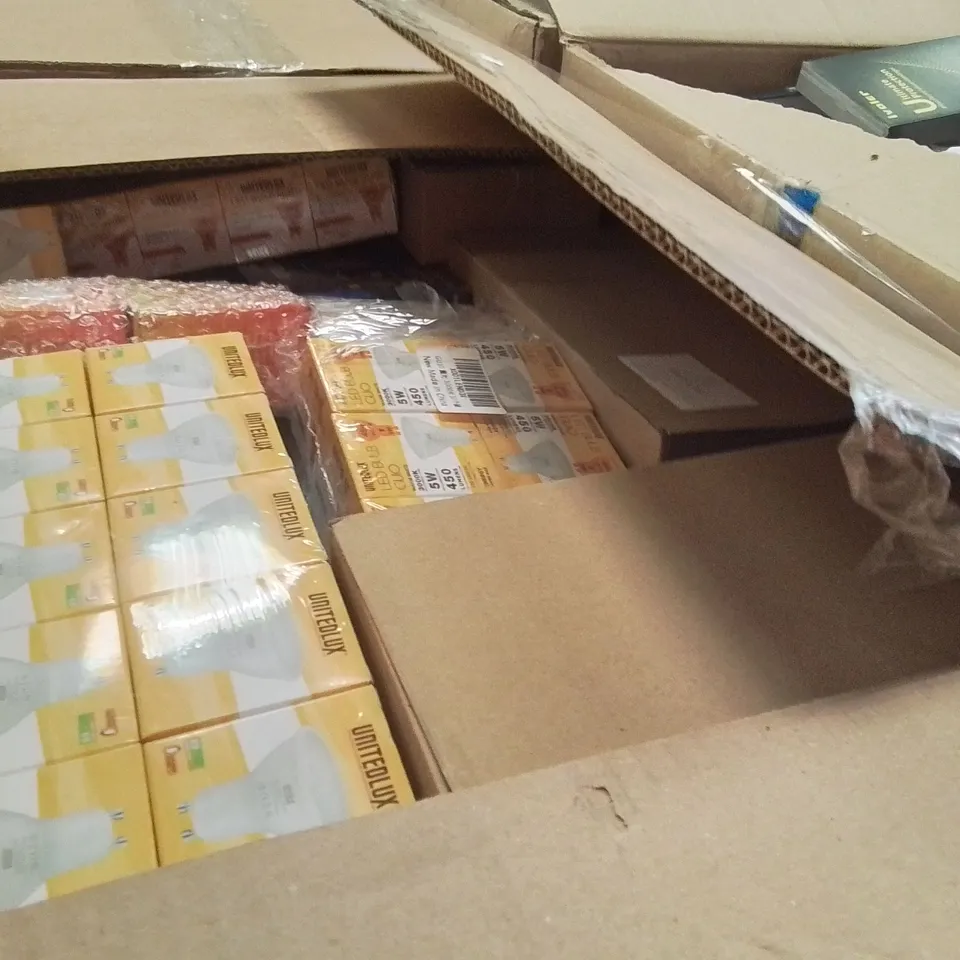PALLET CONTAINING A LARGE QUANTITY OF BULBS