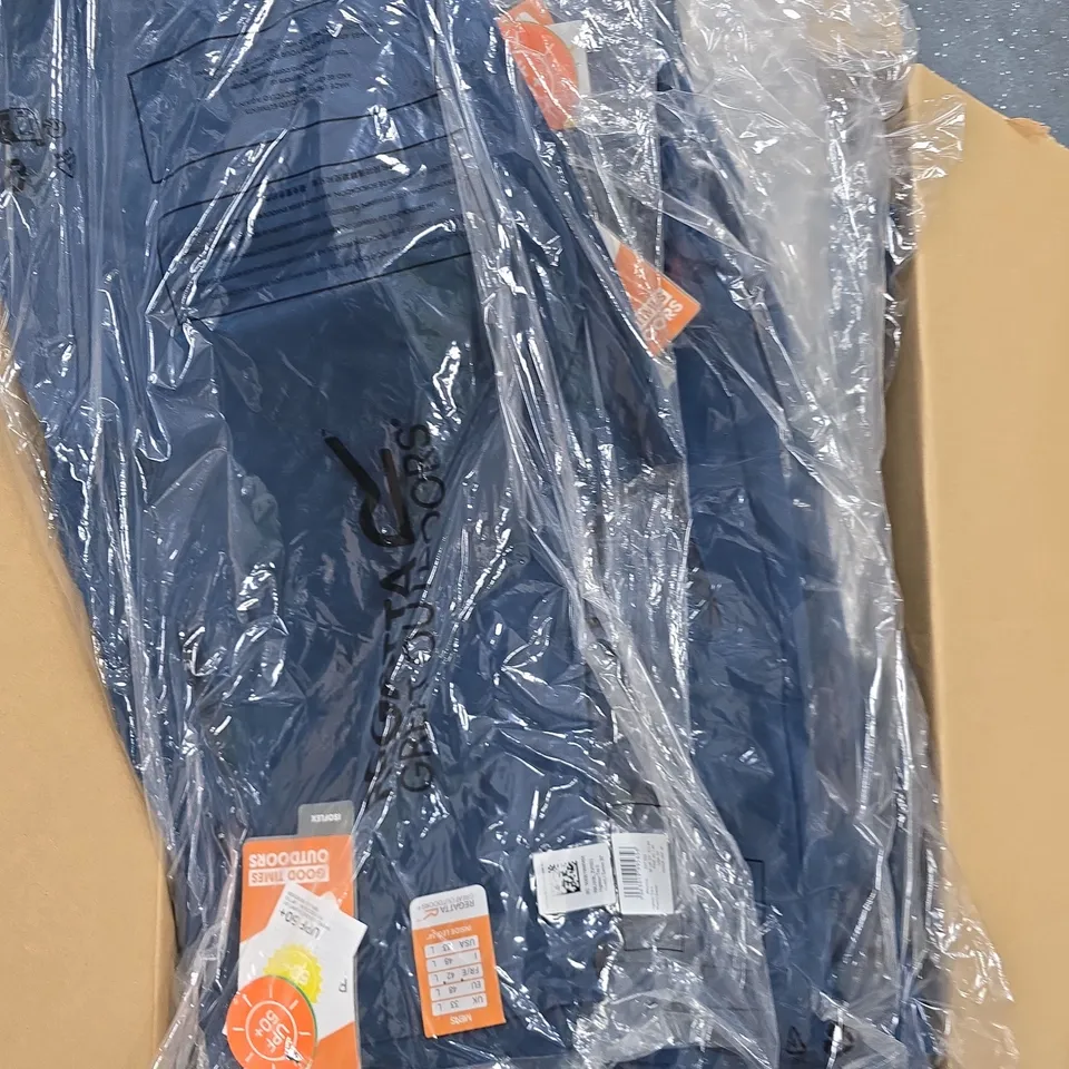 APPROXIMATELY 31 ASSORTED BRAND NEW REGATTA CLOTHING ITEMS IN VARIOUS SIZES, STYLES & COLOURS TO INCLUDE BAYFELL TROUSERS, DIGNIFY JACKET ETC