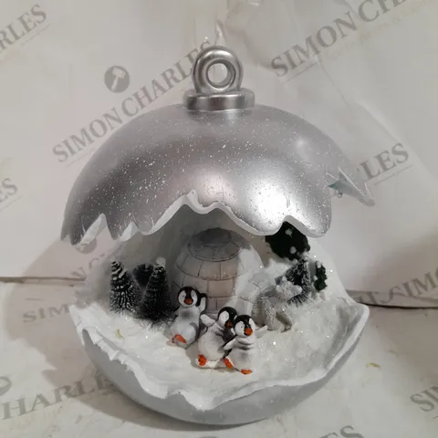 BOXED SANTA EXPRESS CHRISTMAS DETAILED BAUBLE DECORATION