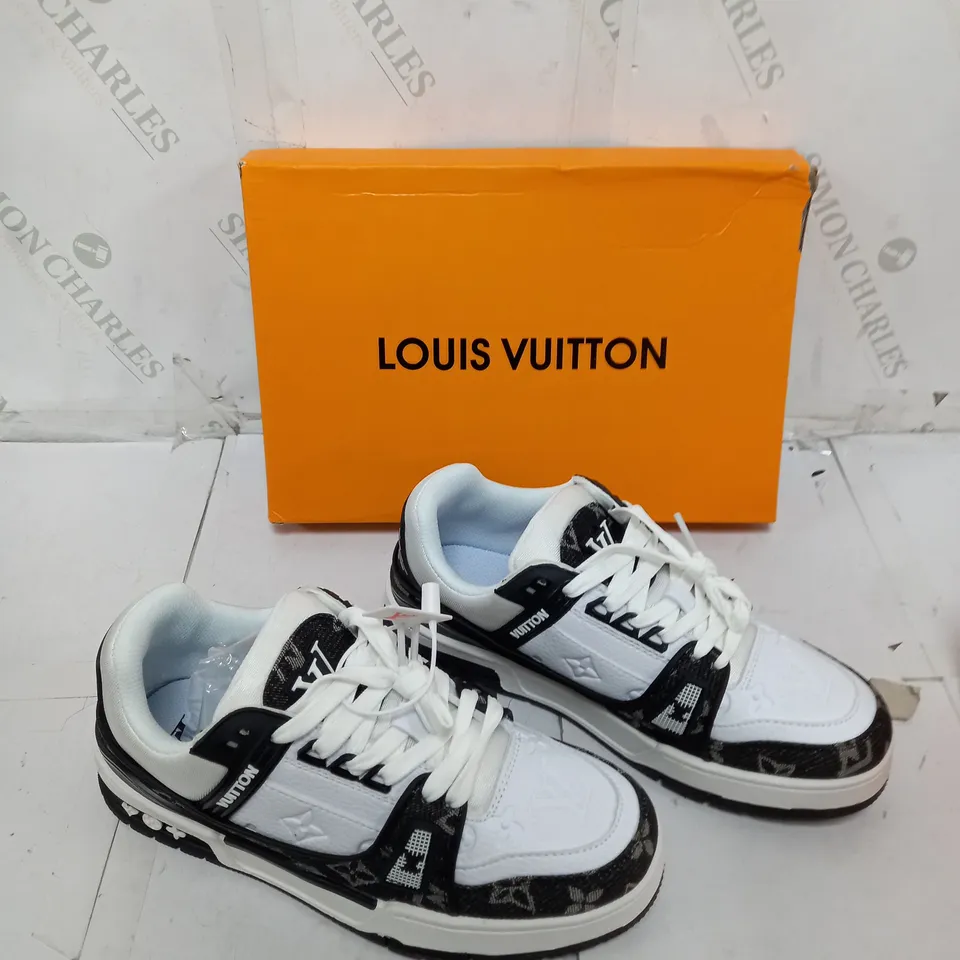 BOXED PAIR OF LOUIS VUITTON SIZE 43 BLACK/WHITE CHUNKY TRAINERS 