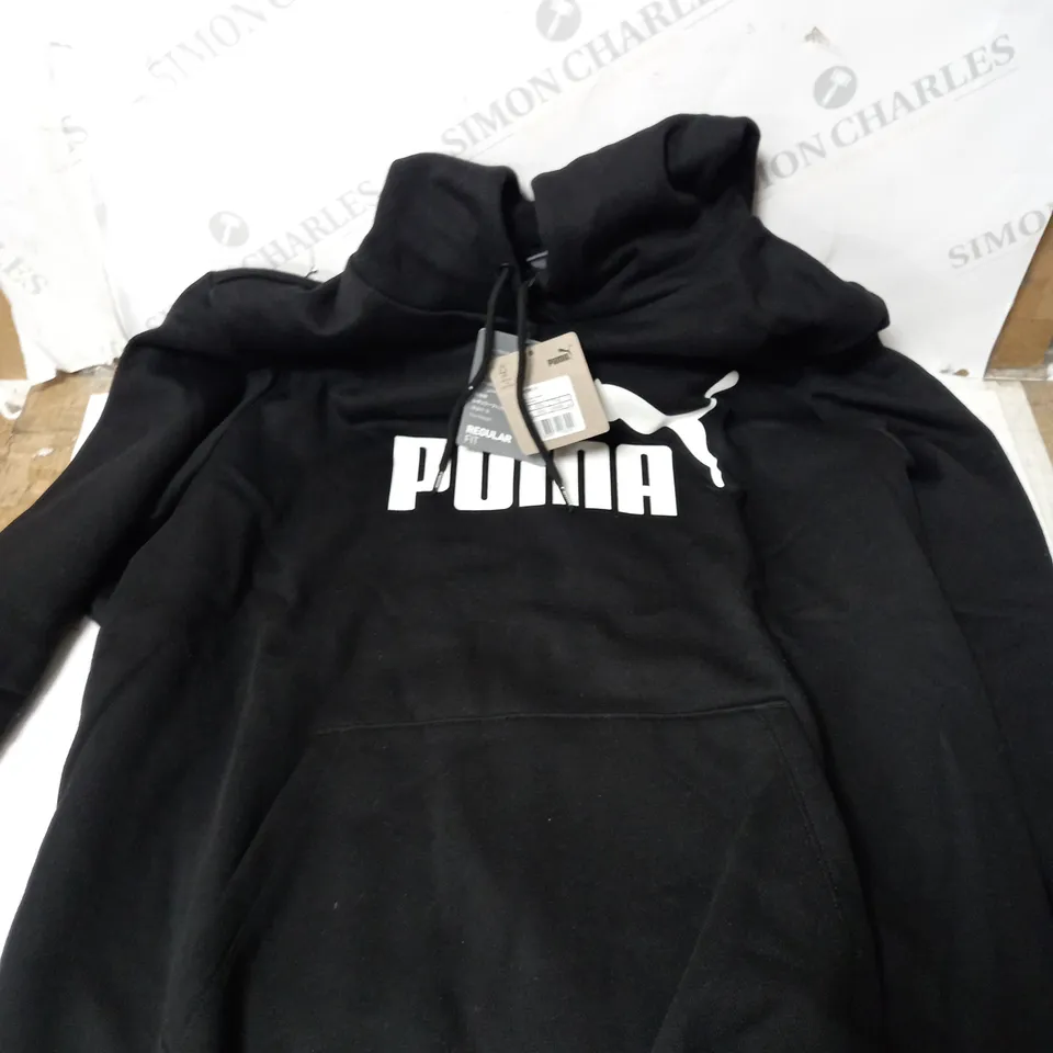 50 CLOTHING ITEMS INCLUDING NIKE AND PUMA